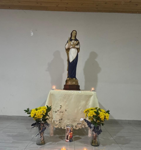 Visita de la Virgen Marรญa a los hogares y familias.